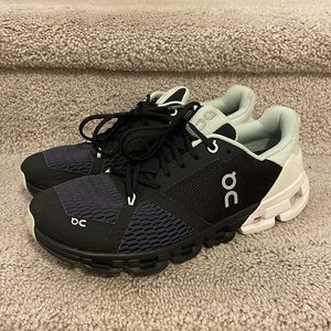 Women’s On Cloudflyer 2.0 running shoes. Size 9.